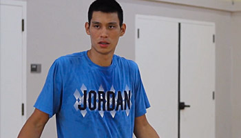 Vidéo Jeremy Lin : James Harden, Steve Nash et ses amis lui disent qu’il a changé