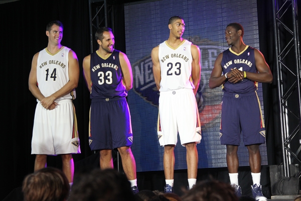 Les New Orleans Pelicans présentent leurs nouveaux maillots