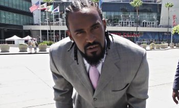 Vidéo : Ronny Turiaf envoie un défi à Kobe Bryant