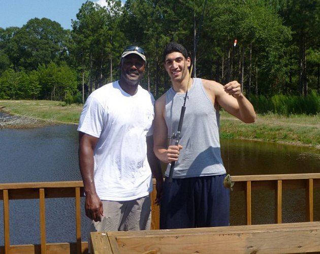Photo : l’entraînement très spécial d’Enes Kanter avec Karl Malone