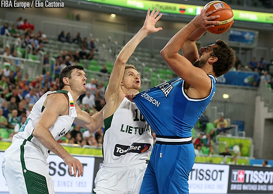 Top 5 : Marco Belinelli et Mantas Kalnietis claquent de beaux tomars