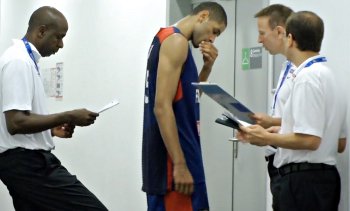 Vidéo : Dans les vestiaires des Bleus après France-Serbie