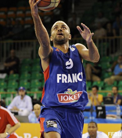 Euro : Tony Parker (28 pts) guide l’équipe de France contre l’Ukraine