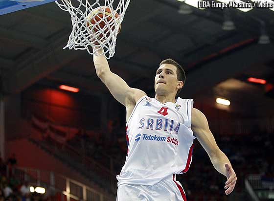 La Serbie en promenade face à l’Islande