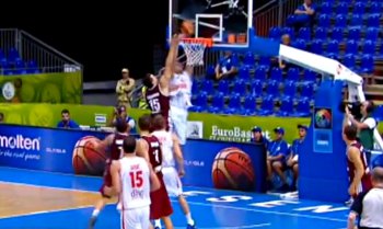 Euro : Nikola Vucevic réussit le alley-oop du jour