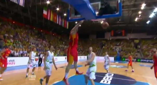 Top 5 : Le gros dunk de Semih Erden