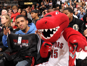 Drake nouveau partenaire des Toronto Raptors