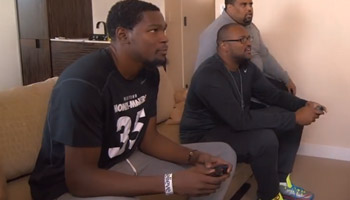 Kevin Durant joue plus à NBA 2K qu’il ne s’entraîne