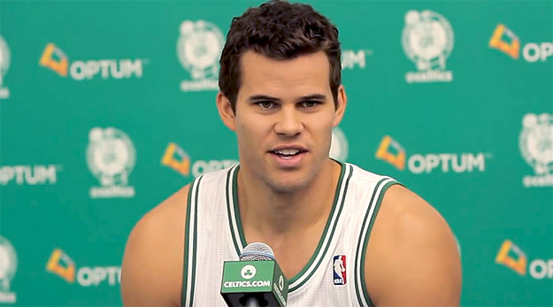 Kris Humphries aux Wizards via un sign and trade