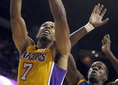 Pré-saison : Les Lakers dominent les Warriors, 29 pts pour Xavier Henry