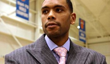 Rumeurs : Allan Houston pour remplacer Woodson ?