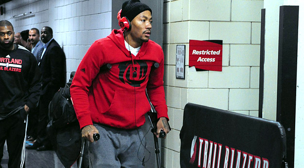 Derrick Rose a lâché ses béquilles