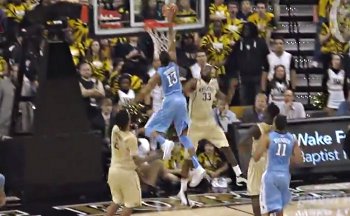 Vidéo : J.P. Tokoto (UNC) claque le dunk du jour !