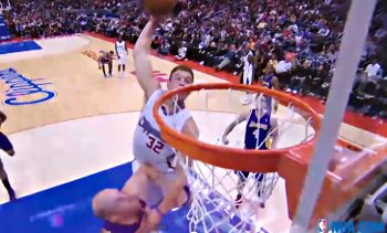 Top 10 : Curry clutch, Griffin postérise Kaman, D-Will sort le moulin