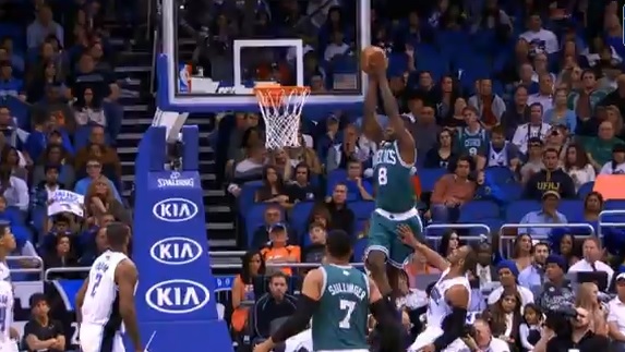 Top 5 : Jeff Green met la tête au cercle, les Spurs font le show