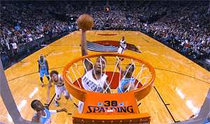 Top 5 : Les gros dunks de Lillard et LBJ