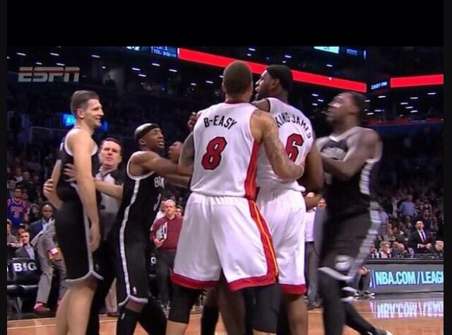 Mirza Teletovic customise son Twitter après le match face au Heat