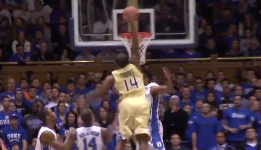 Jabari Parker se prend un méchant poster de Jason Morris