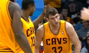 Spencer Hawes, le big man parfait pour Blatt ?