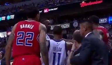 Vidéo : Échange musclé entre Shawn Marion et Matt Barnes