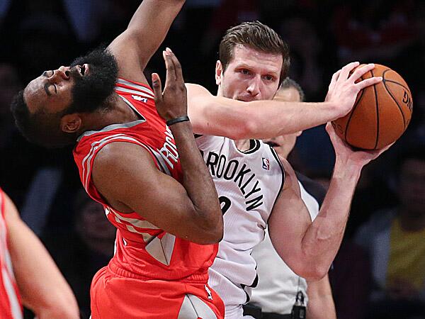 Mirza Teletovic s’engage avec les Phoenix Suns