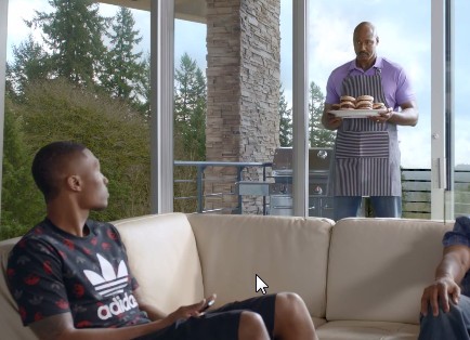 Génial : La nouvelle pub Foot Locker avec Damian Lillard, Chris Webber et Karl Malone