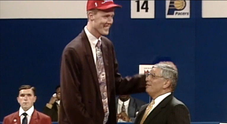 Vidéo: Shawn Bradley, l’homme poster