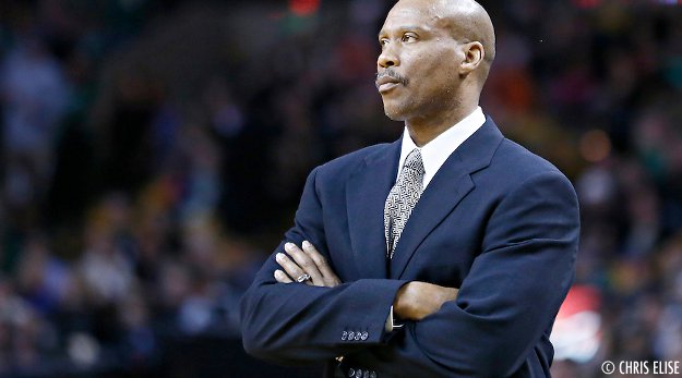 Les Lakers proposent le poste d’entraîneur à Byron Scott