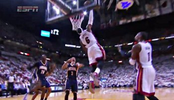 Top 5 : LeBron postérise les Pacers… deux fois !