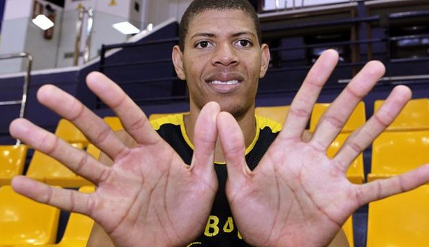 Les Hawks recrutent un géant cap-verdien