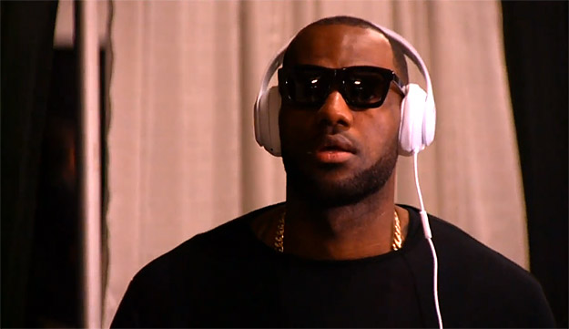 LeBron James rassure les fans, il veut finir à Cleveland