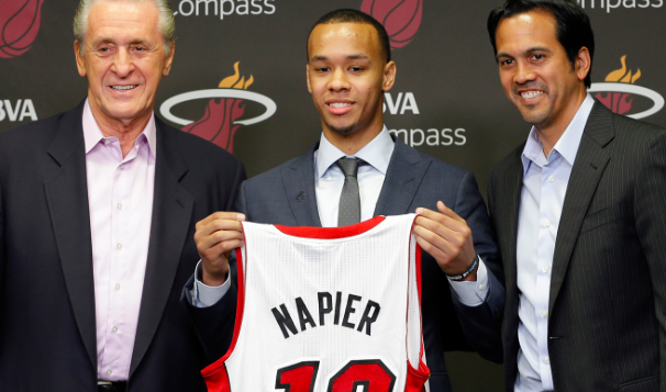 Shabazz Napier a un probléme…avec le ballon