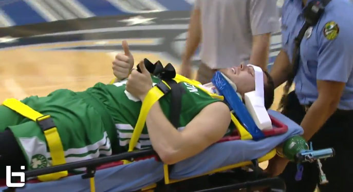 Vidéo : La blessure de Dairis Bertans pendant la Summer League