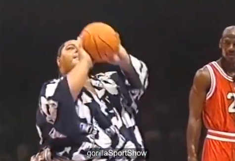 Quand Jordan arbitrait un 3vs3 contre des sumos…