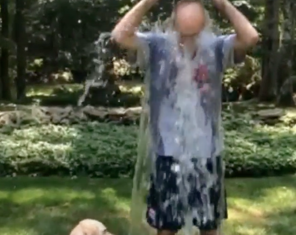 Vidéo : Adam Silver relève le défi du Ice Bucket