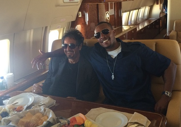 Paul Pierce tape la pose avec Al Pacino dans un jet