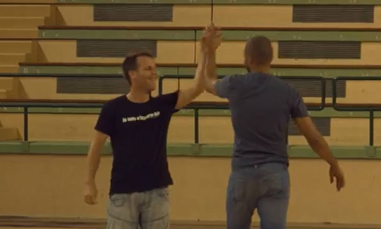 Vidéo : Tony Parker défié par Rémi Gaillard