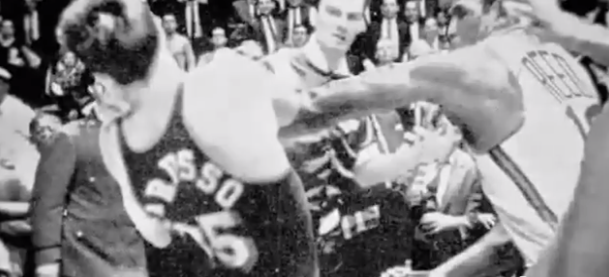Vidéo : La baston Willis Reed vs les Lakers en 66