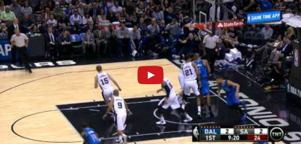 Vidéo : Chandler Parsons claque un poster sur Tim Duncan