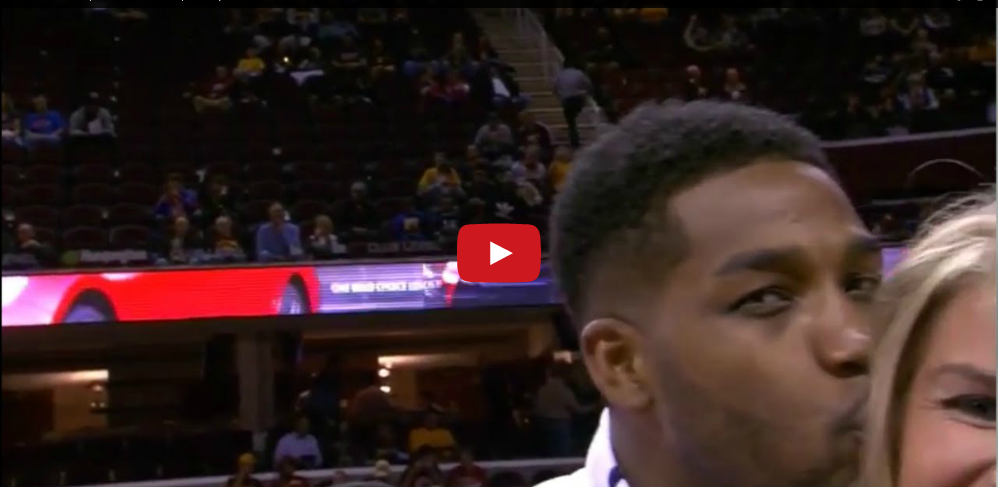 Vidéo : Tristan Thompson se fait plaisir avec une journaliste