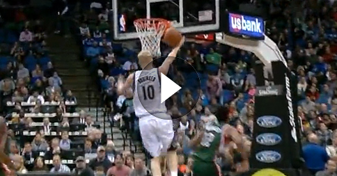 Epic Fail : Le lay up ridicule de Chase Budinger