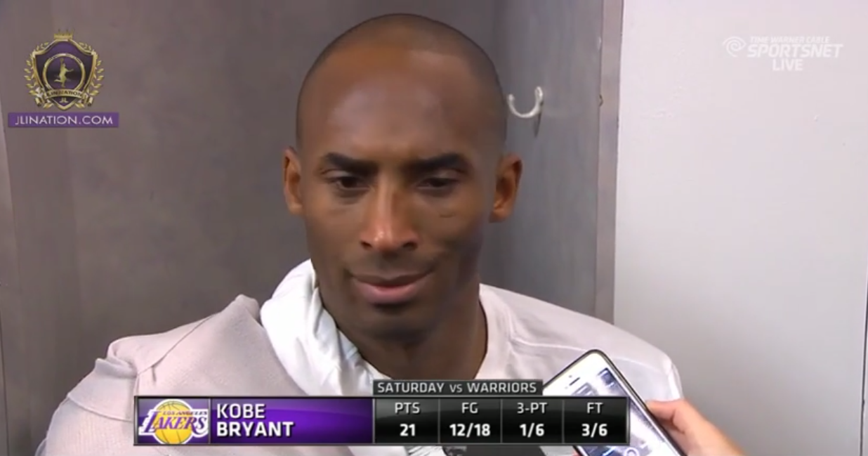 Kobe Bryant bashe un reporter après une question débile