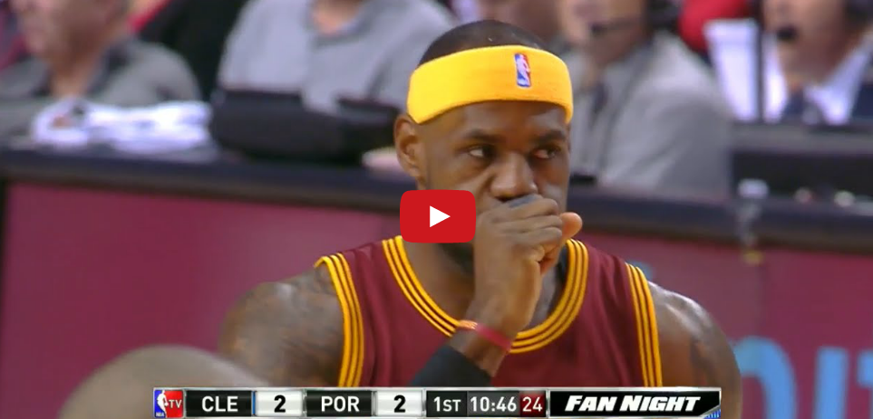 Vidéo : LeBron James se joue de Batum et place un dunk
