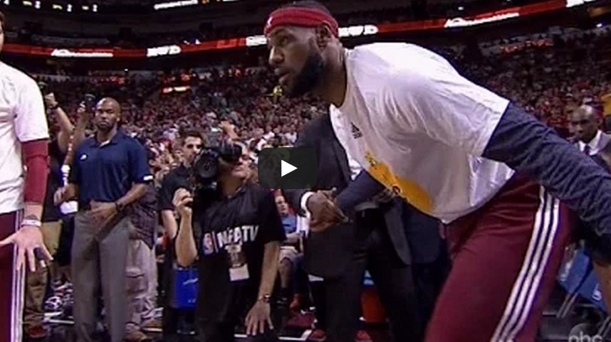 Vidéo : LeBron James applaudi pour son retour à Miami