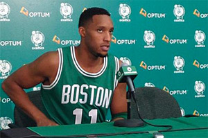 Evan Turner pense que les arbitres ont changé le match