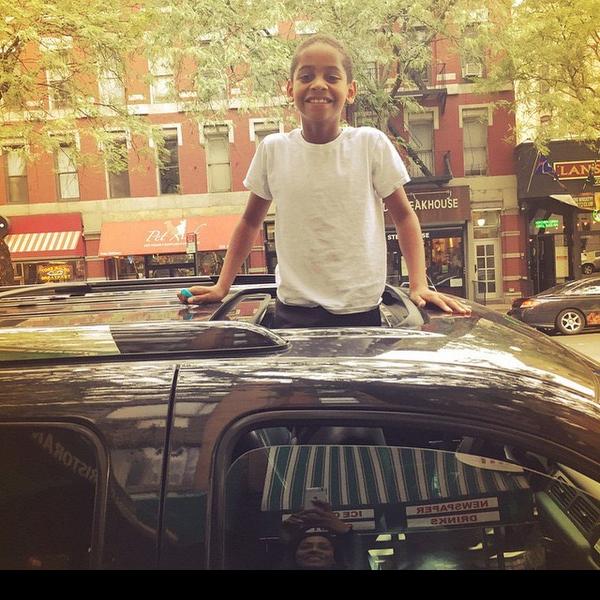 Le fils de Melo vit mal les critiques