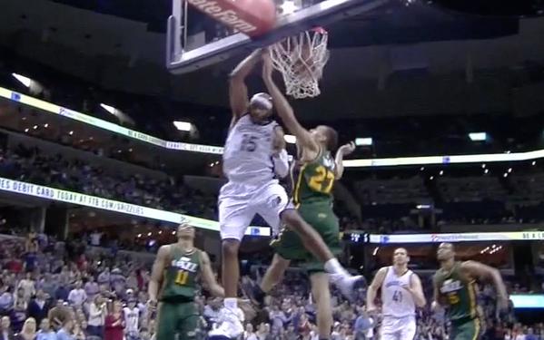 Remake : Vince Carter grimpe sur Rudy Gobert !
