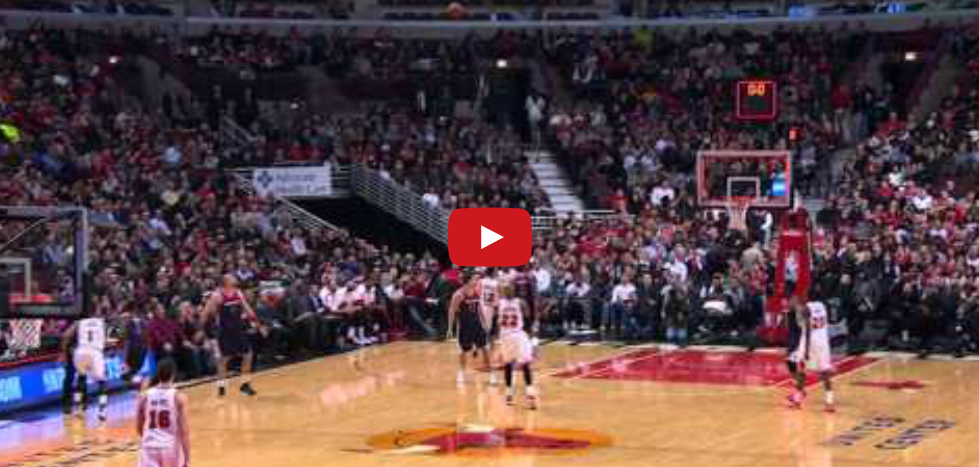 Miracle : Le shoot de Derrick Rose du milieu du terrain !