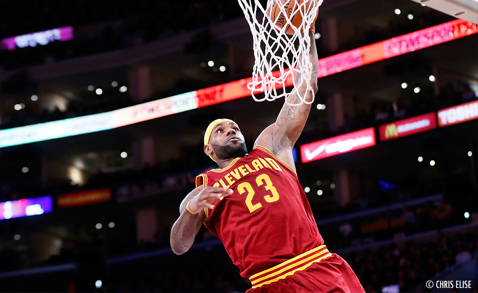 LeBron James et Westbrook joueurs du mois