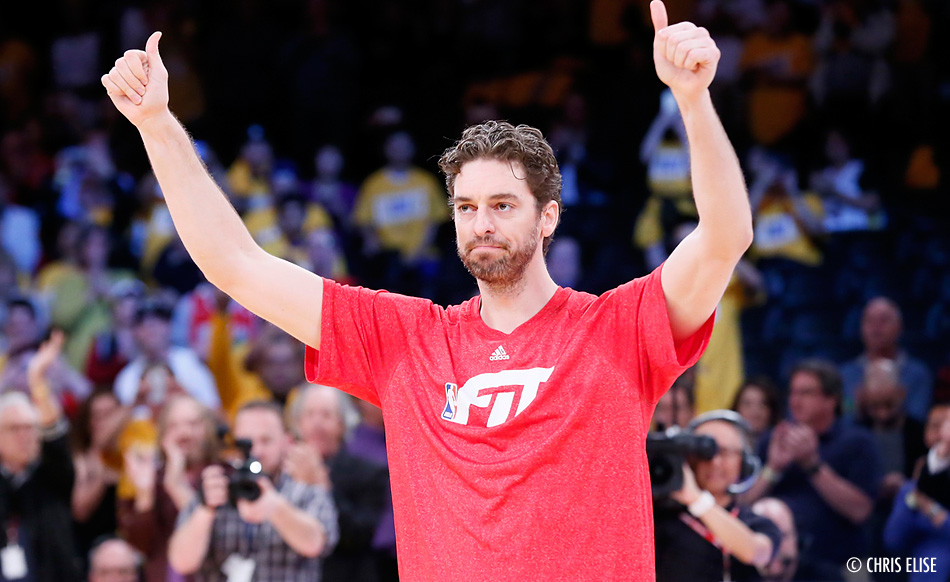 Pau Gasol ovationné par le Staples Center